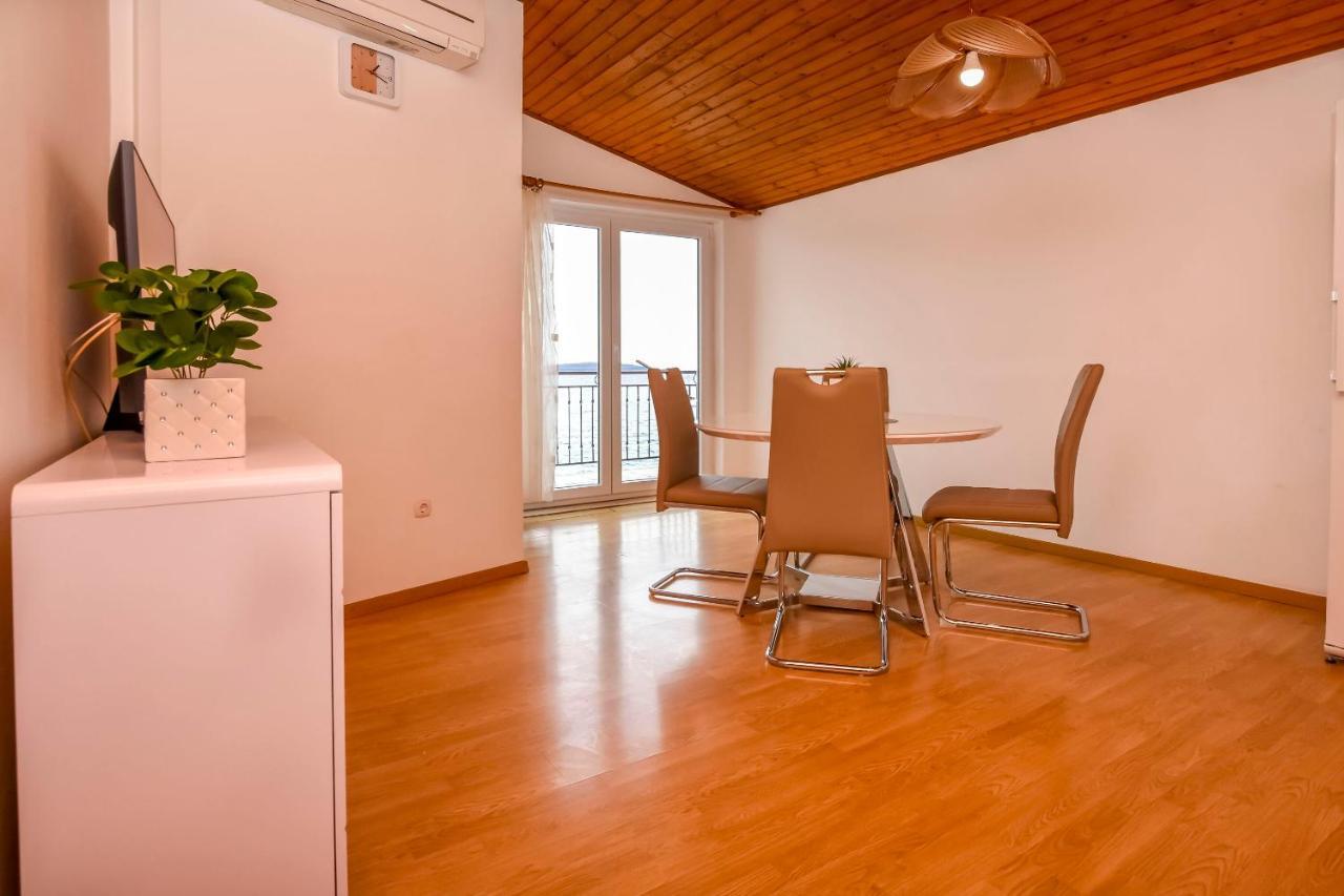 Apartment Mira Primošten Exteriör bild